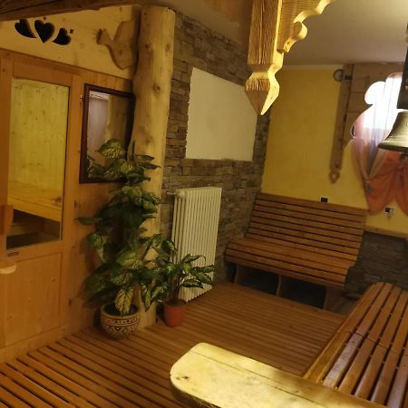 Garni Defrancesco Hotel Campitello di Fassa Bagian luar foto