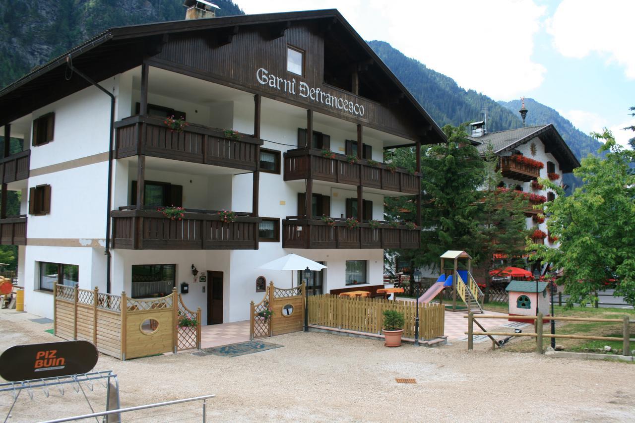 Garni Defrancesco Hotel Campitello di Fassa Bagian luar foto