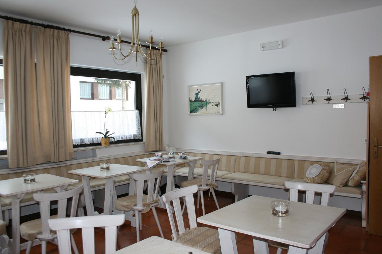 Garni Defrancesco Hotel Campitello di Fassa Bagian luar foto