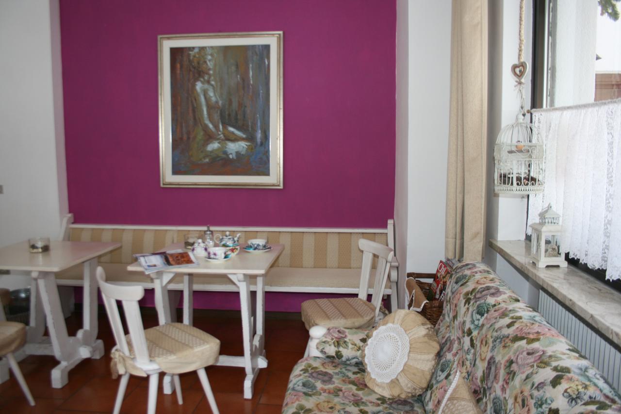 Garni Defrancesco Hotel Campitello di Fassa Bagian luar foto