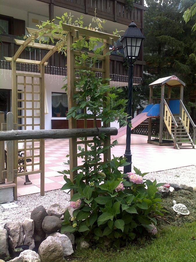 Garni Defrancesco Hotel Campitello di Fassa Bagian luar foto