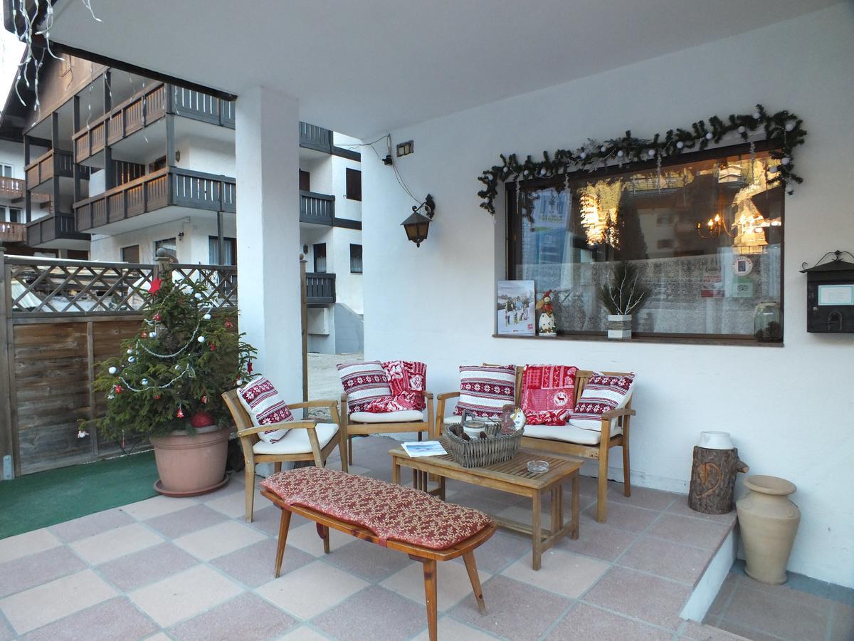 Garni Defrancesco Hotel Campitello di Fassa Bagian luar foto