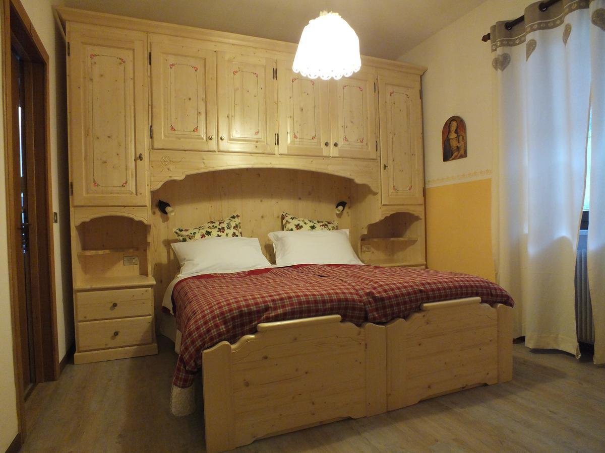 Garni Defrancesco Hotel Campitello di Fassa Bagian luar foto