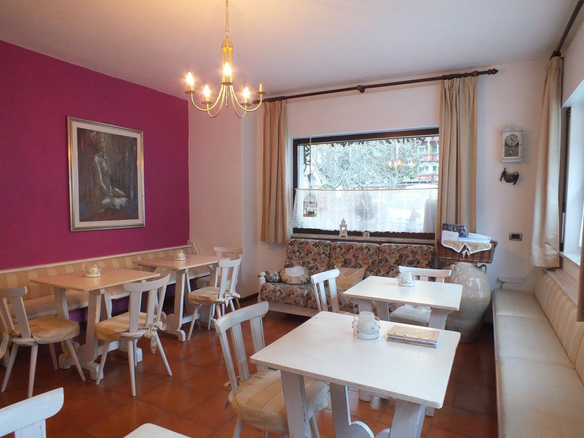 Garni Defrancesco Hotel Campitello di Fassa Bagian luar foto