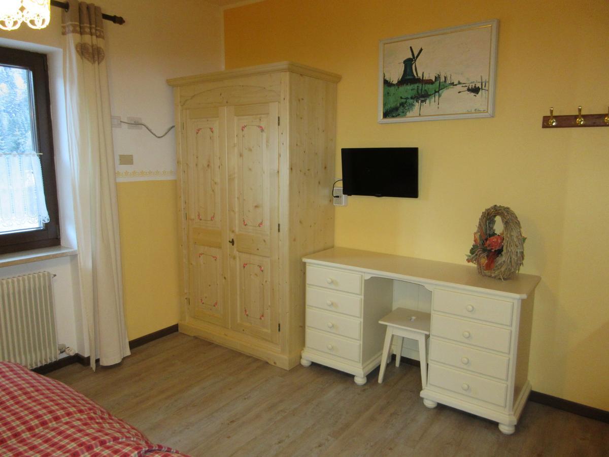 Garni Defrancesco Hotel Campitello di Fassa Bagian luar foto