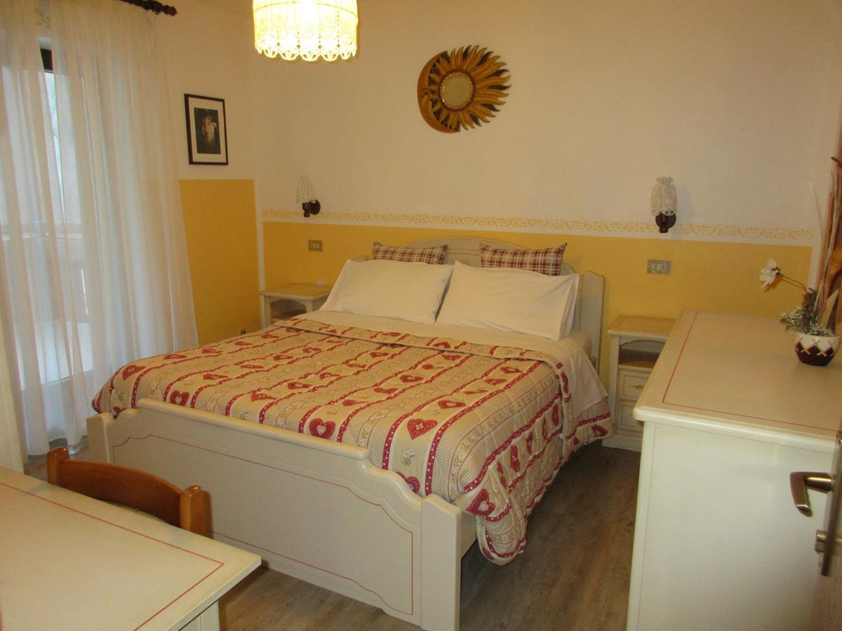 Garni Defrancesco Hotel Campitello di Fassa Bagian luar foto